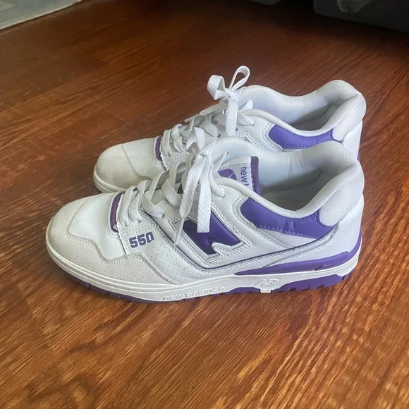 New Balance 550 - Picture 2 of 5